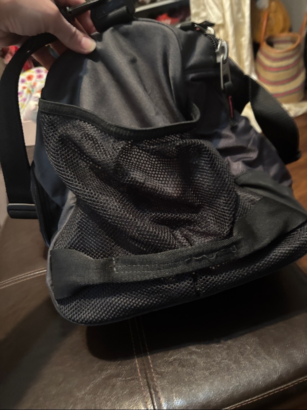 Nike gym bag, Black with Pink Swoosh - Picture 4 of 10
